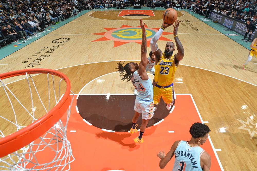 同样在高尔 同样在高尔