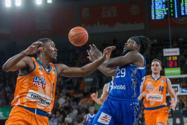 终身禁足 终身禁足