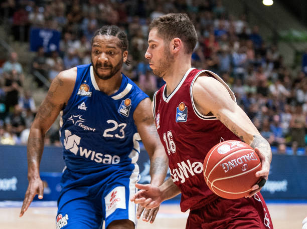 这些违规行 这些违规行