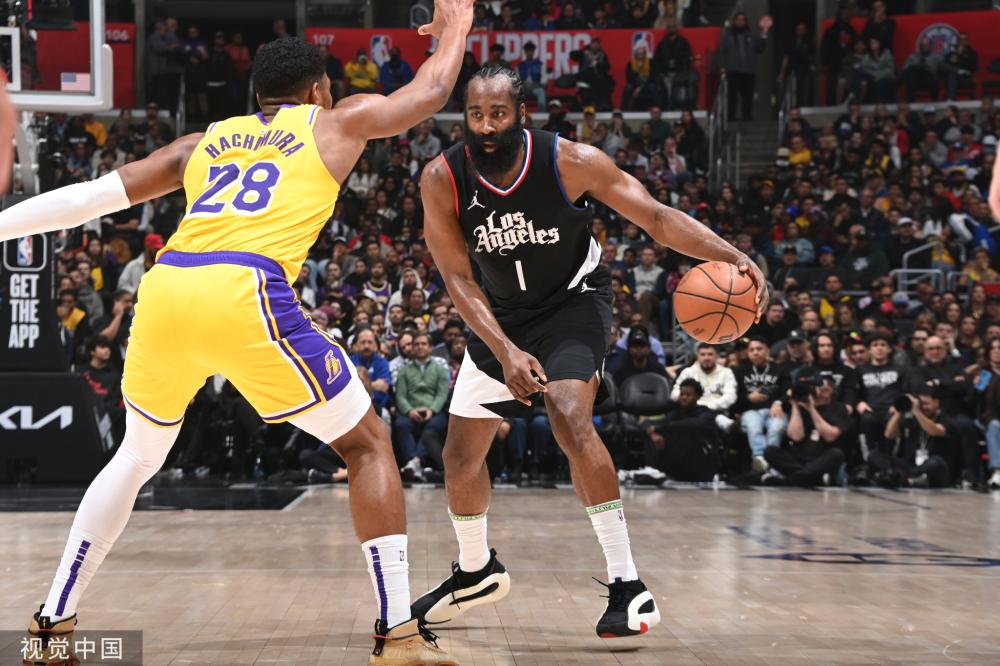 了一位年轻 了一位年轻